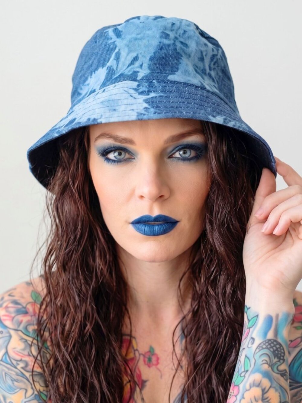 Dolls Kill ✦ Denim Tie‑Dye Blue Bucket Hat ✦ Lightweight Summer Streetwear NIP